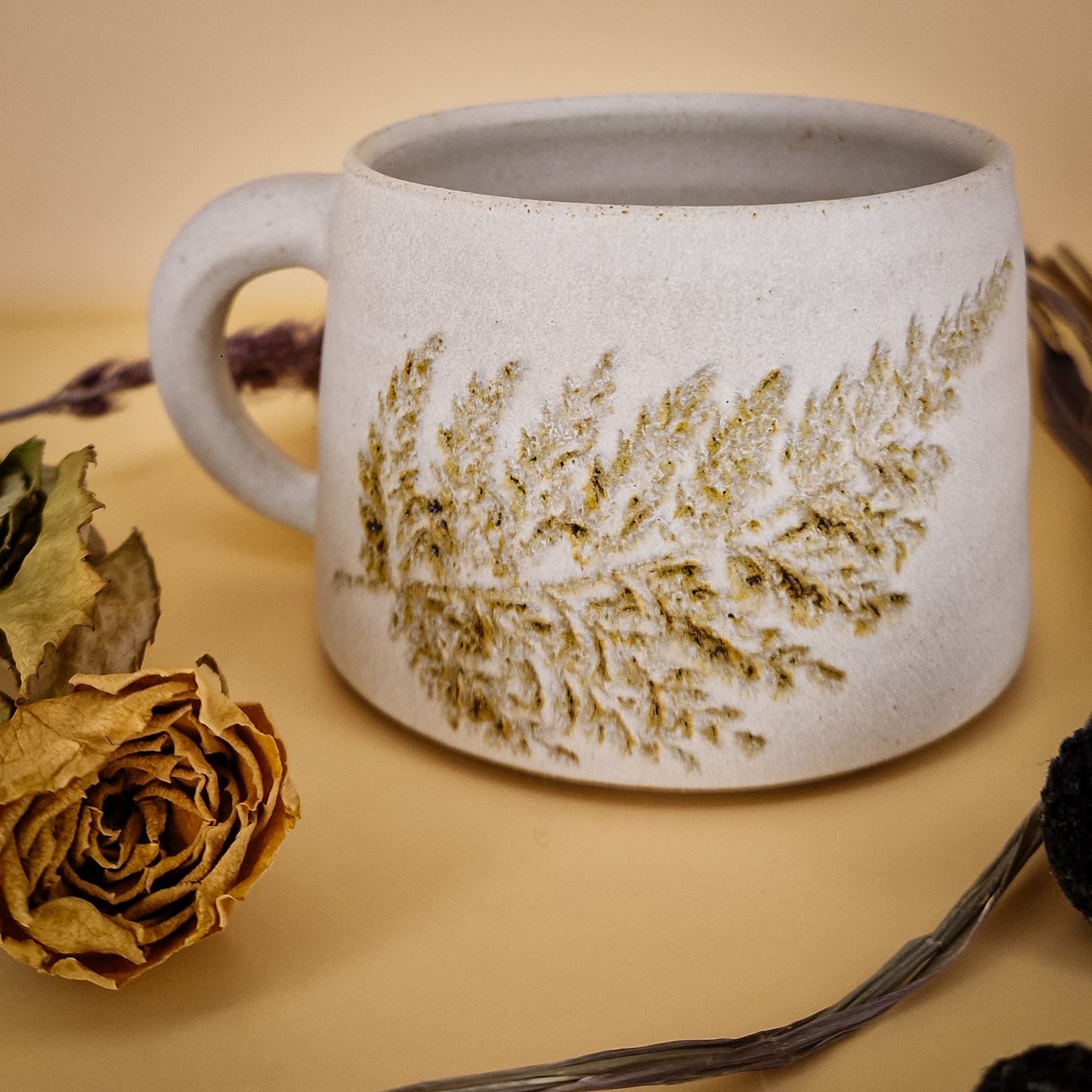 Hand carved Fern Mug by María Poyato