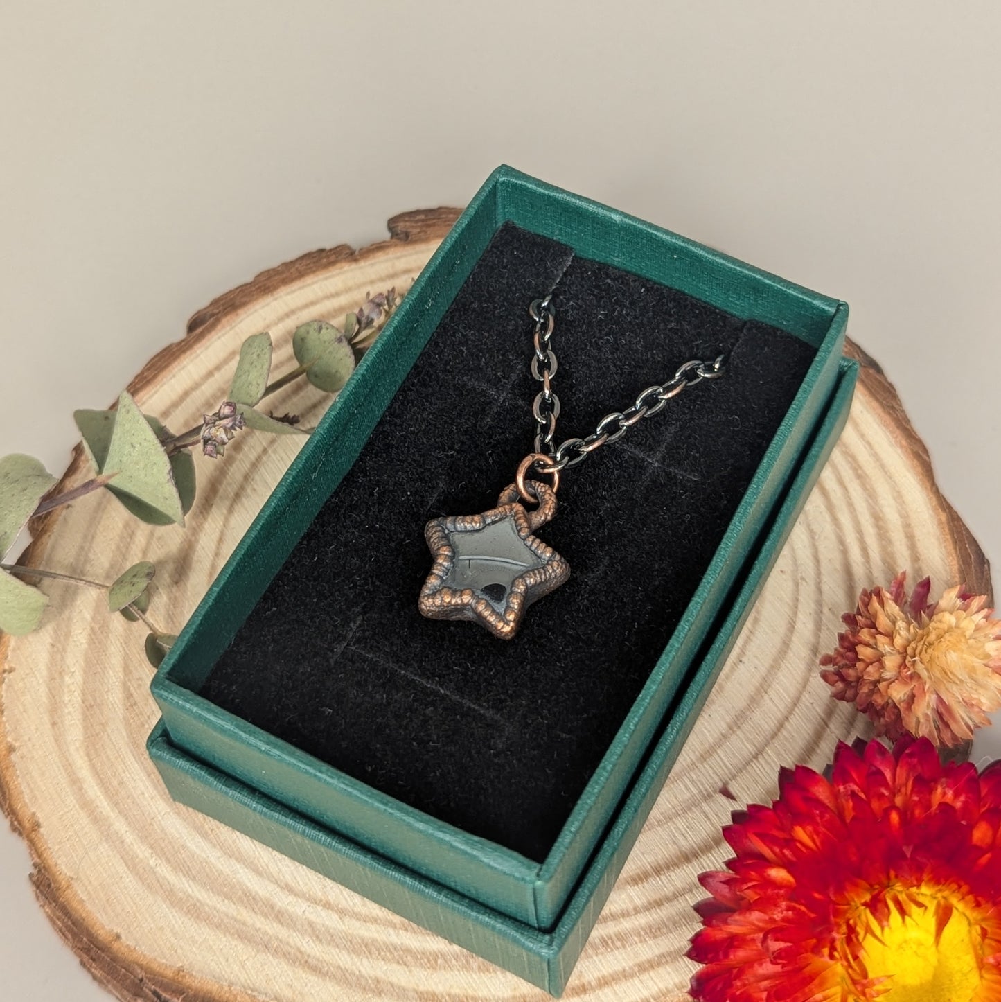 "Estelle" Hematite Star Pendant